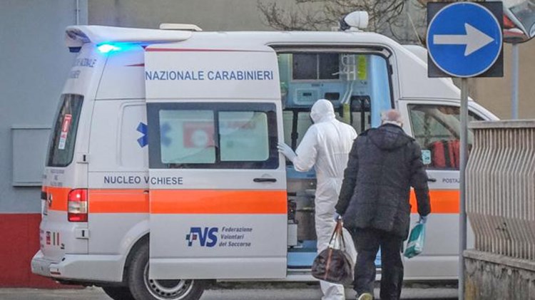 Κορονοϊός: Ξεπέρασαν τα 100 τα κρούσματα στην Ιταλία