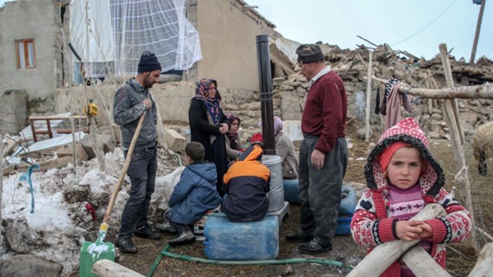Σεισμός στα σύνορα Τουρκίας – Ιράν: Έντρομη δημοσιογράφος ουρλιάζει σε ζωντανή σύνδεση – ΒΙΝΤΕΟ