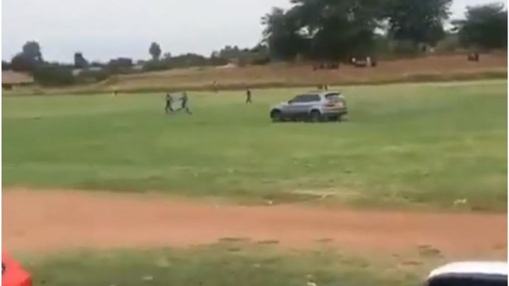 Επικό βίντεο – Οπαδός κυνηγούσε διαιτητή με… τζιπ μέσα στο γήπεδο