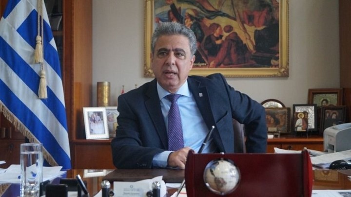 Προσφυγικό: Λιποθύμησε ο δήμαρχος Χίου – Μεταφέρθηκε στο νοσοκομείο – ΤΩΡΑ