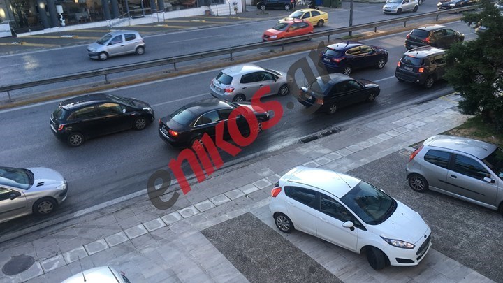 Κίνηση στους δρόμους: Δείτε ποιοι δρόμοι είναι μποτιλιαρισμένοι