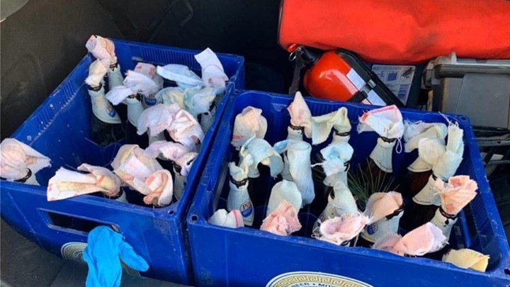 Μεταναστευτικό: Εκρηκτική η κατάσταση στη Χίο – Οδοφράγματα, μολότοφ και ρουκέτες – ΦΩΤΟ