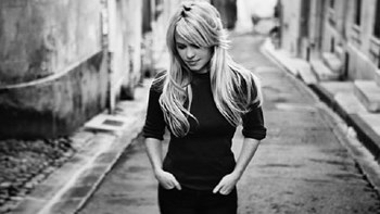 Αποκάλυψη-σοκ από γνωστή popstar: Με βίασαν, με νάρκωσαν και με κρατούσαν αιχμάλωτη – ΦΩΤΟ – ΒΙΝΤΕΟ