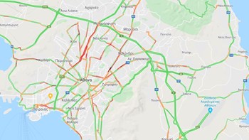 Κίνηση στους δρόμους: Δείτε ποιοι δρόμοι είναι μποτιλιαρισμένοι