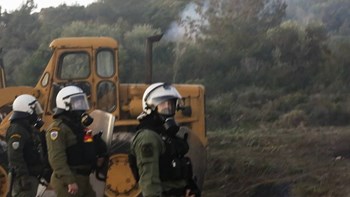 Μεταναστευτικό: Παραμένει “εκρηκτική” η κατάσταση στα νησιά – Κινητοποιήσεις και γενική απεργία