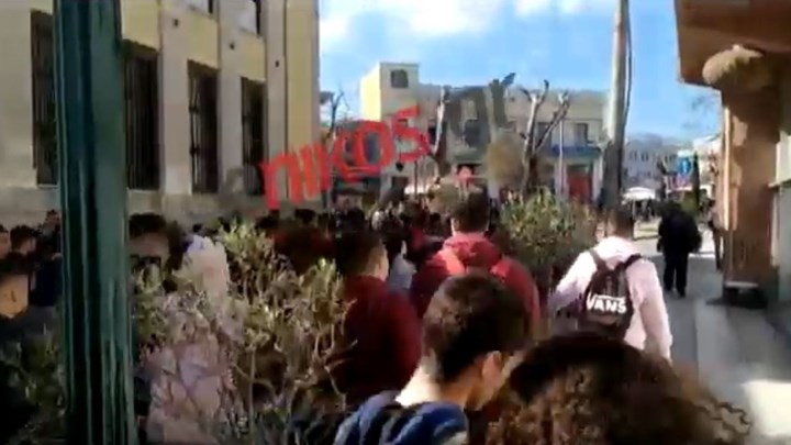 Μεταναστευτικό: Διαμαρτυρία μαθητών στη Χίο – ΒΙΝΤΕΟ αναγνώστη