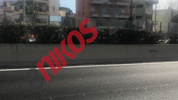 Καίγεται αυτοκίνητο στον Κηφισό – ΤΩΡΑ – ΦΩΤΟ αναγνώστη