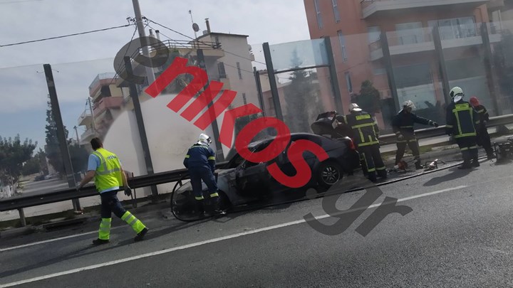 Κυκλοφοριακό «έμφραγμα» στη Λ. Αθηνών – Λαμίας – Αυτό είναι το αυτοκίνητο που πήρε φωτιά – ΦΩΤΟ