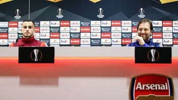 Mαρτίνς σε ερώτηση του enikos.gr για τον Φορτούνη: Κανείς δεν είναι πιο πάνω από τον Ολυμπιακό