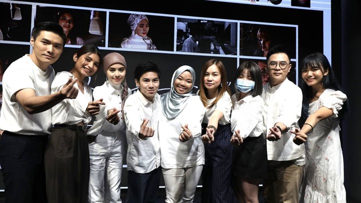 Κορονοϊός: Καλλιτέχνες γράφουν τραγούδια για τον ιό – ΒΙΝΤΕΟ