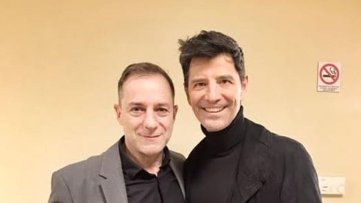 Ο Ρουβάς… τρύπωσε στα καμαρίνια του Εθνικού – Αποκλειστικά κλικ στο enikos.gr