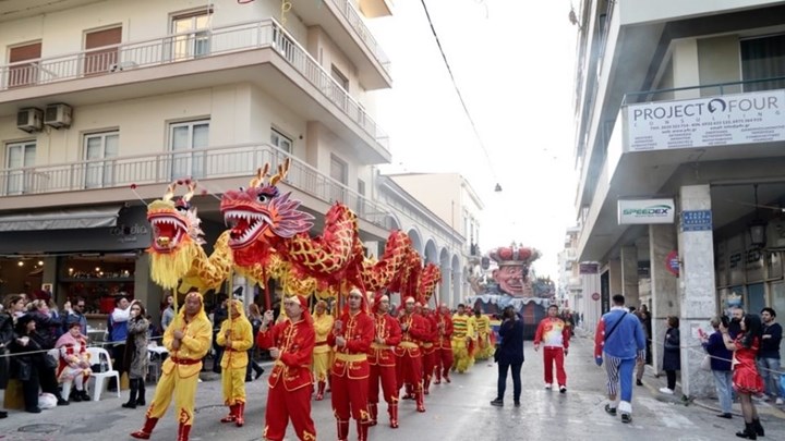 Κορονοϊός:  Τι λένε καταστηματάρχες και ξενοδόχοι για τη ματαίωση του Καρναβαλιού της Πάτρας