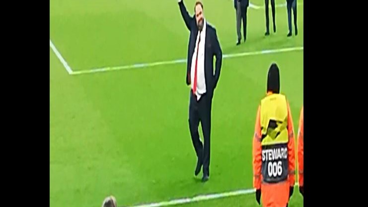 Ο πανηγυρισμός Μαρινάκη μέσα στο Έμιρεϊτς – ΒΙΝΤΕΟ