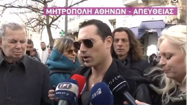 Κηδεία Κώστα Βουτσά: Συντετριμμένοι ο Άνθιμος Ανανιάδης και η Εύη Καραγιάννη – ΒΙΝΤΕΟ