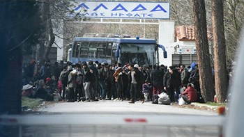 Μεταναστευτικό: Ηλεκτρισμένη ατμόσφαιρα στα σύνορα με την Τουρκία – ΒΙΝΤΕΟ