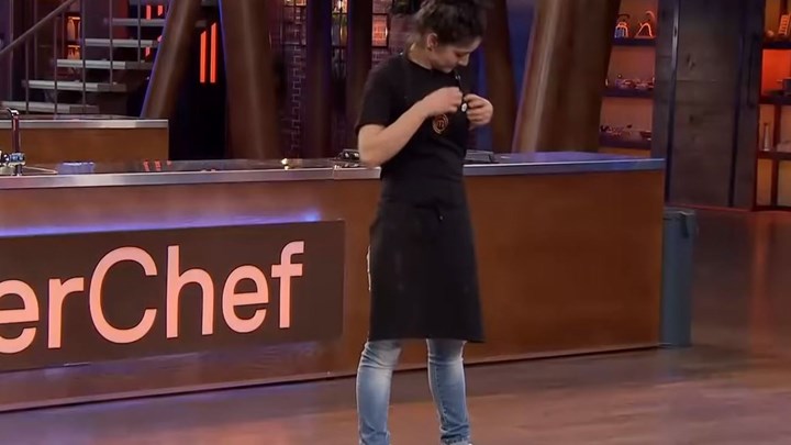 MasterChef: Ποιος αποχώρησε – Ανατροπές και εκπλήξεις – BINTEO