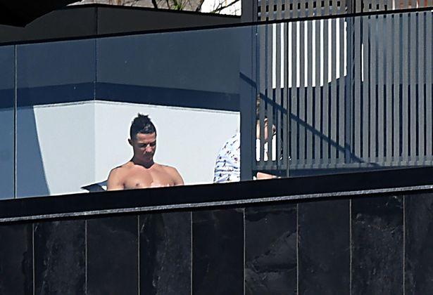 Κορονοϊός: Καραντίνα με… ηλιοθεραπεία για τον Κριστιάνο Ρονάλντο – ΦΩΤΟ