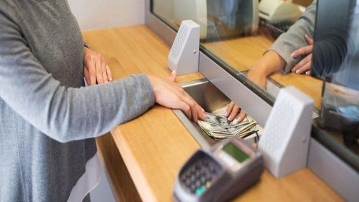 Κορονοϊός-Τράπεζες: Τρίμηνη αναστολή πληρωμής δόσεων δανείων για όσους λάβουν τα 800 ευρώ