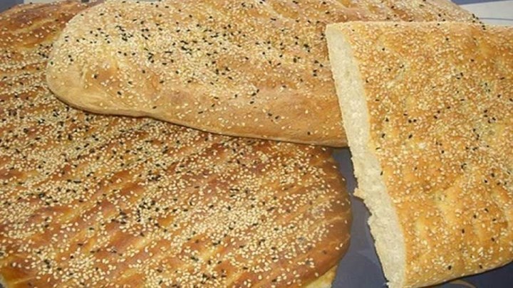 Λαγάνα: Ο άζυμος άρτος στο νηστίσιμο τραπέζι – Η παράδοση και οι ρίζες στην αρχαιότητα