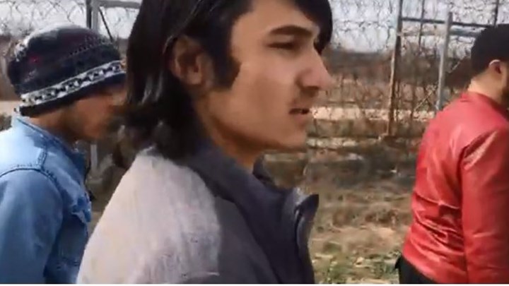 Μετανάστης σε τουρκικό ΜΜΕ: Ήμουν στη φυλακή και μας απελευθέρωσαν – Πάω στην Ευρώπη – ΒΙΝΤΕΟ