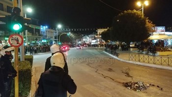 Χανιά: Επεισόδια μεταξύ αστυνομίας-νεαρών – Φωτοβολίδες, φωτιές και πετροπόλεμος – ΦΩΤΟ