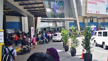 Φιλιππίνες: Ένοπλος κρατά 30 ομήρους σε εμπορικό κέντρο στη Μανίλα – BINTEO