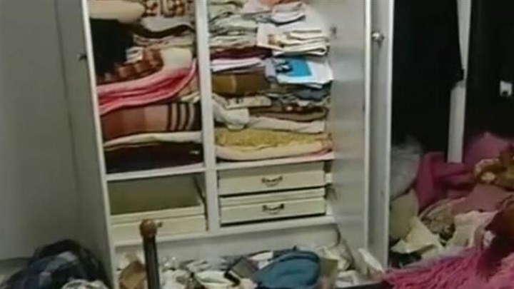 Ηλιούπολη: Κλέφτες πιάστηκαν μέσα στην ντουλάπα – ΦΩΤΟ