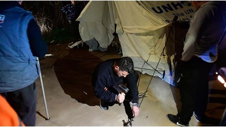 Μεταναστευτικό: Πρόχειροι καταυλισμοί για τους νεοαφιχθέντες στη Λέσβο – ΦΩΤΟ – ΒΙΝΤΕΟ