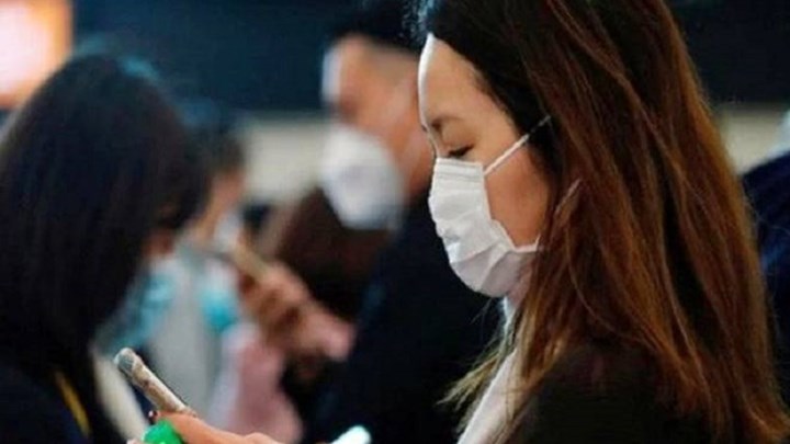 Κορονοϊός: Ο ιός μπορεί να επιβιώσει στην οθόνη του κινητού για μία εβδομάδα