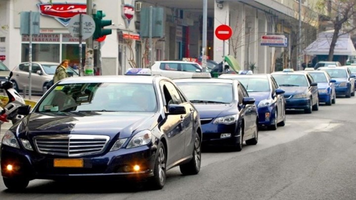 Θεσσαλονίκη: Oδηγοί ταξί έκαναν “κούρσες” με tablet και απενεργοποιημένα ταξίμετρα