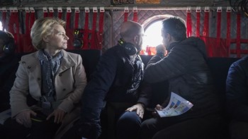 Η πτήση του Μητσοτάκη και της ηγεσίας της Ε.Ε. πάνω από τον Έβρο – Βίντεο μέσα από το ελικόπτερο