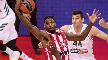 Ολυμπιακός – Παναθηναϊκός 65-59 (30′)