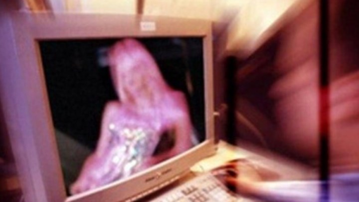 Σάλος στη Λάρισα: Ένα χωριό φουλ στο γυμνό – Πικάντικες φωτογραφίες γυναικών στο διαδίκτυο