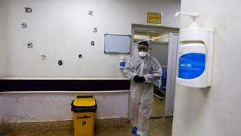 Κορονοϊός: Εστία μόλυνσης οι τουαλέτες – Πόσο αποτελεσματικός είναι ο καθαρισμός με απολυμαντικό