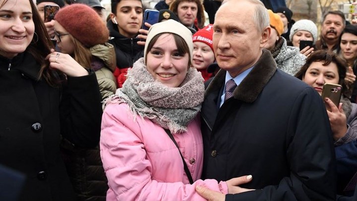 Πούτιν ο καρδιοκατακτητής – Δέχθηκε πρόταση γάμου δημόσια – ΒΙΝΤΕΟ