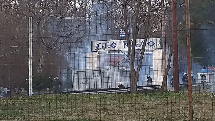 Έβρος: Νέα ένταση στις Καστανιές – Τούρκοι αστυνομικοί ρίχνουν χημικά και καπνογόνα – ΒΙΝΤΕΟ