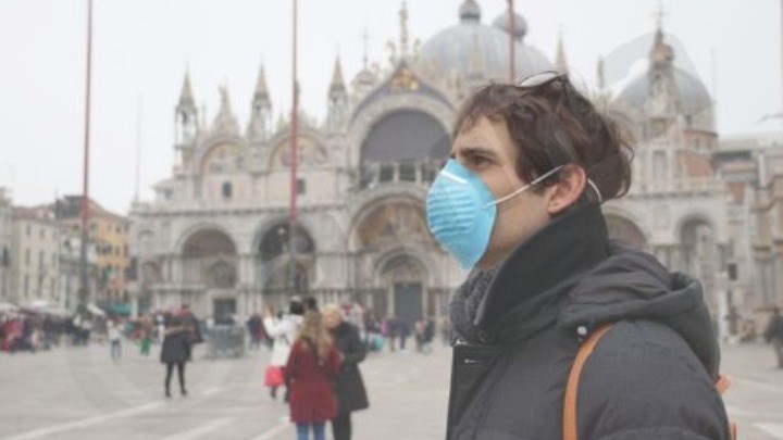 Κορονοϊός: Η Ιταλία επιστρατεύει συνταξιούχους γιατρούς στη μάχη κατά του ιού