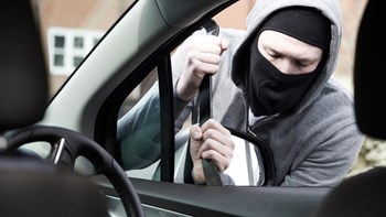 Εξαρθρώθηκε σπείρα διαρρηκτών αυτοκινήτων – Πώς δρούσαν τα μέλη της