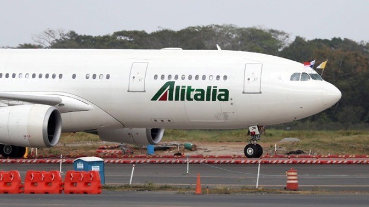 Κορονοϊός: Η Alitalia αναστέλλει όλες τις πτήσεις από και προς το αεροδρόμιο του Μιλάνου