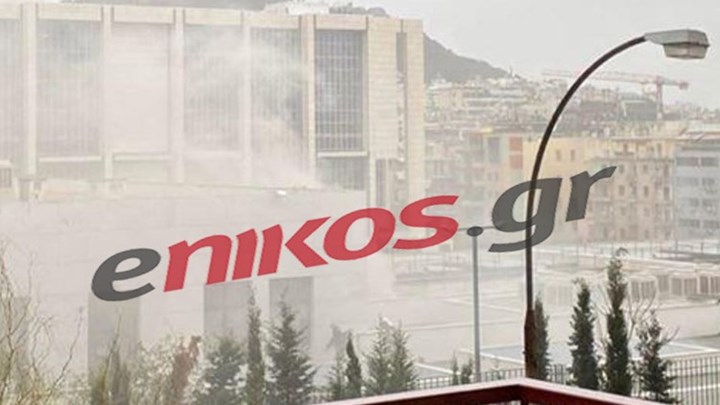 Νέες εικόνες από τη φωτιά στο Ειρηνοδικείο Αθηνών – ΦΩΤΟ αναγνώστη