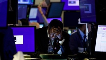 Κορονοϊός-Wall Street: Κατέρρευσαν οι δείκτες με το “καλημέρα” – Διεκόπησαν οι συναλλαγές