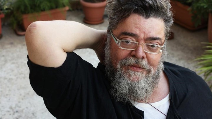 Ο Σταμάτης Κραουνάκης για τον κορονοϊό: Είναι εργαστηριακή επίθεση μείωσης πληθυσμών