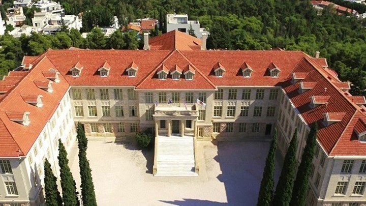 Κορονοϊός: Κλείνουν τα δημοτικά των Κολλεγίων Αθηνών και Ψυχικού