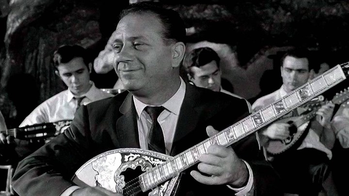 Ζαμπέτας: 28 χρόνια χωρίς τον δεξιοτέχνη του μπουζουκιού – Η ζωή και οι επιτυχίες του – ΦΩΤΟ