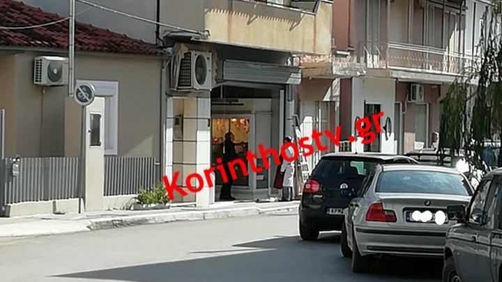 Κόρινθος: Ληστές εισέβαλαν με αυτοκίνητο σε κρεοπωλείο – Άδειασαν ψυγεία και ταμείο – ΦΩΤΟ