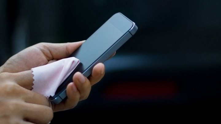 Apple: Άλλαξε πολιτική για τα απολυμαντικά μαντηλάκια λόγω κορονοϊού