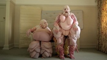 Μυϊκές στολές: Η απόδειξη ότι δεν υπάρχει ιδανικό σώμα – ΒΙΝΤΕΟ