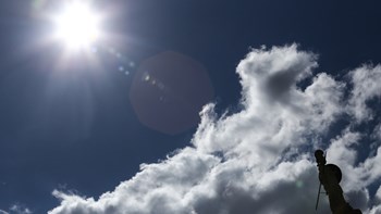 Καιρός: Αίθριος σε όλη τη χώρα με τοπικές νεφώσεις – Άνοδος της θερμοκρασίας