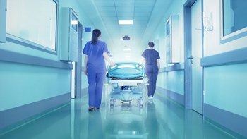 Κορονοϊός: Την επίταξη κλινών σε ιδιωτικές κλινικές εξετάζει το υπουργείο Υγείας