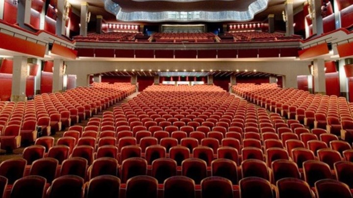 Κορονοϊός: Κλείνουν δικαστήρια, κινηματογράφοι, θέατρα και κέντρα διασκέδασης